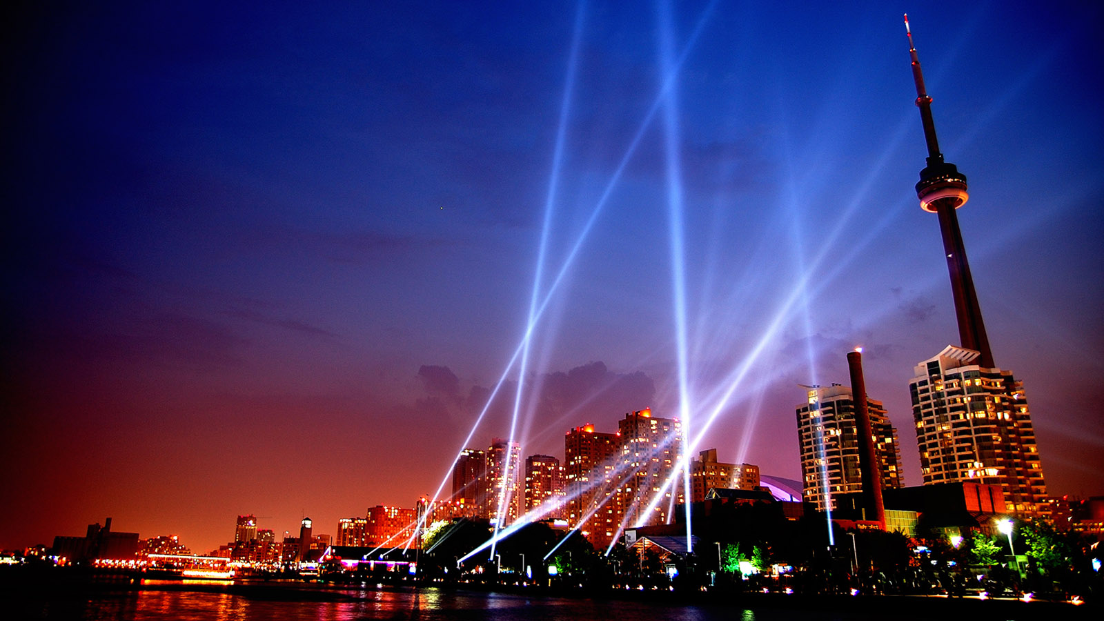 Toronto skyline at night